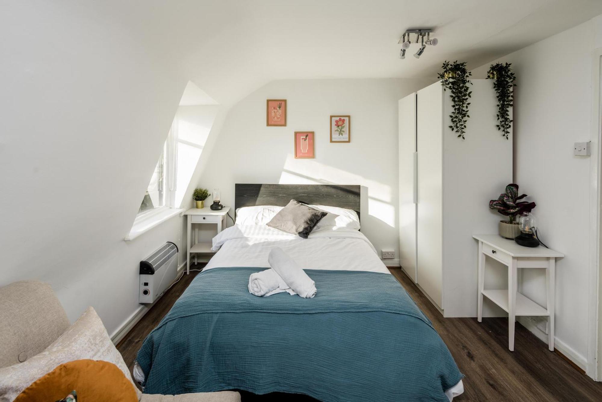 Bright Fitzrovia Apartment London